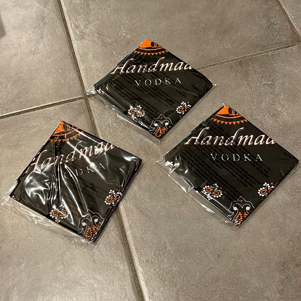 (Lot of 10) Tito’s Vodka Bandanna - Picture 2 of 3